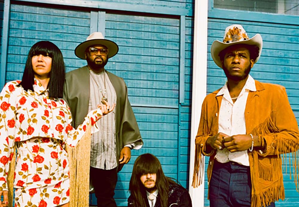 Nieuwe Single Khruangbin & Leon Bridges - "Chocolate Hills"